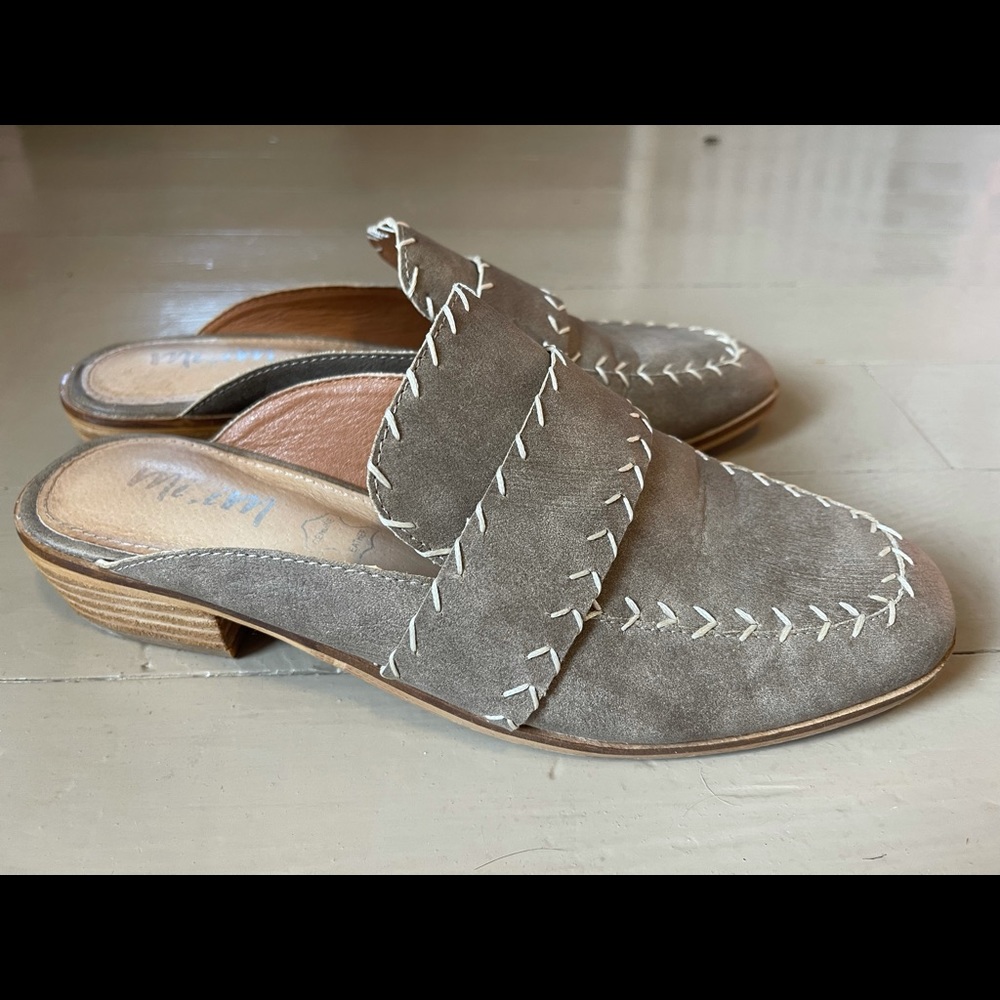 Mi.im *genuine leather* neutral color mules